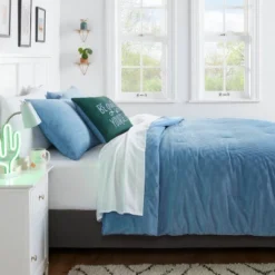 Corduroy Plush Comforter - Room Essentialsā¢