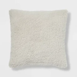 Sherpa Square Pillow - Room Essentialsā¢